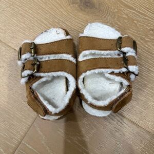 Baby Gap Sherpa Sandals (size 5/6)